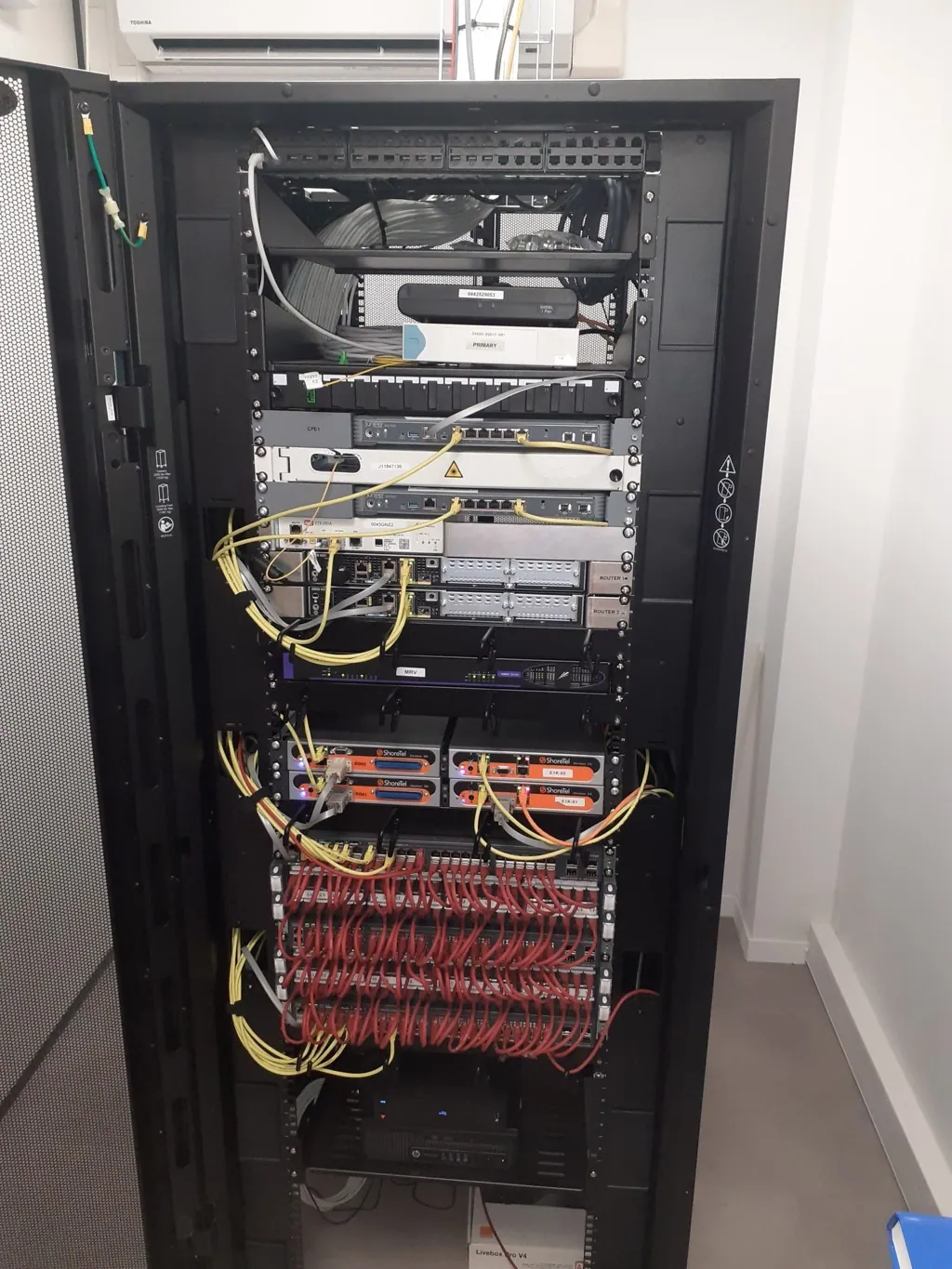 Baie informatique d'un local technique